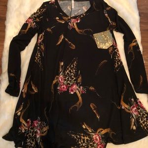 Black bullskull floral